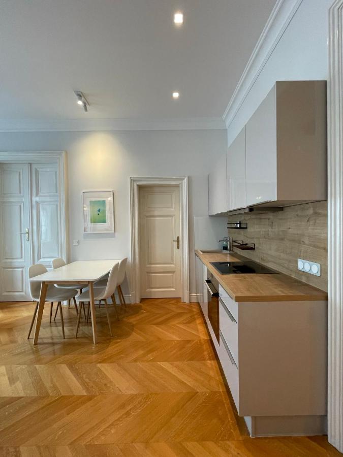 Luxury 2Br Apartment Neubaugasse فيينا المظهر الخارجي الصورة